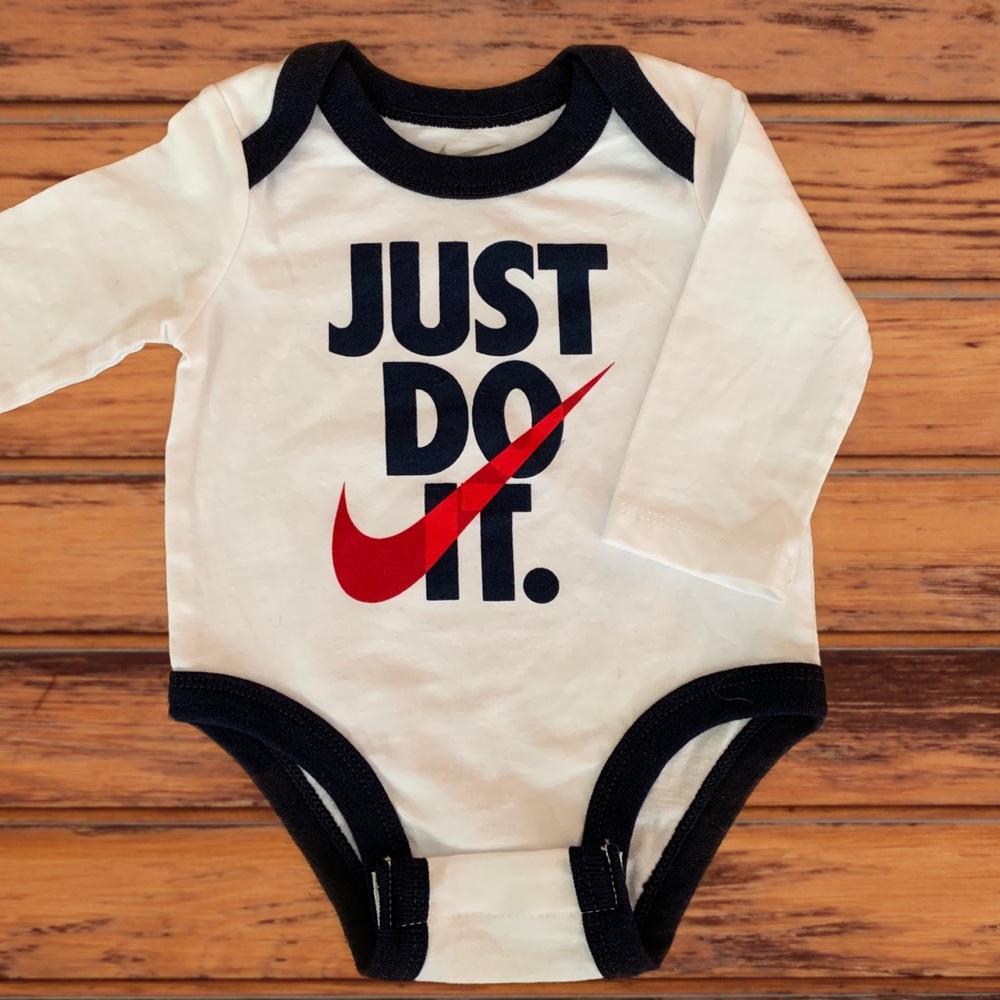 Nike "Just Do It" Graphic Bodysuit (3 months)